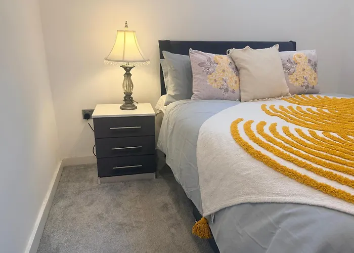 2br, 3double Bed, 2 Bath, Wifi , Free Parking 公寓 *